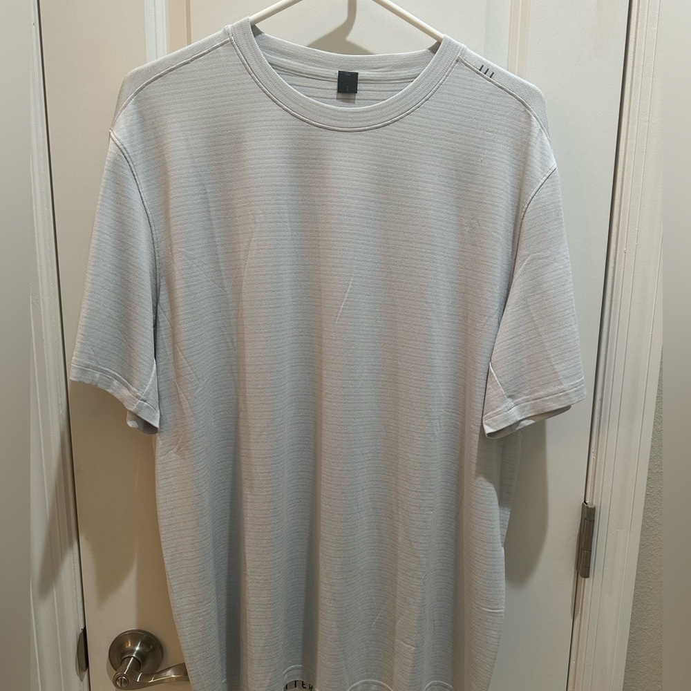 Lululemon Athletica Gray Short Sleeve Tee